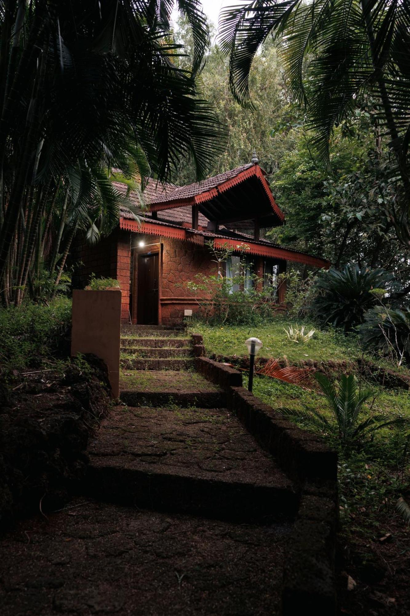 Sai Vishram Beach Resort Bainduru Eksteriør billede