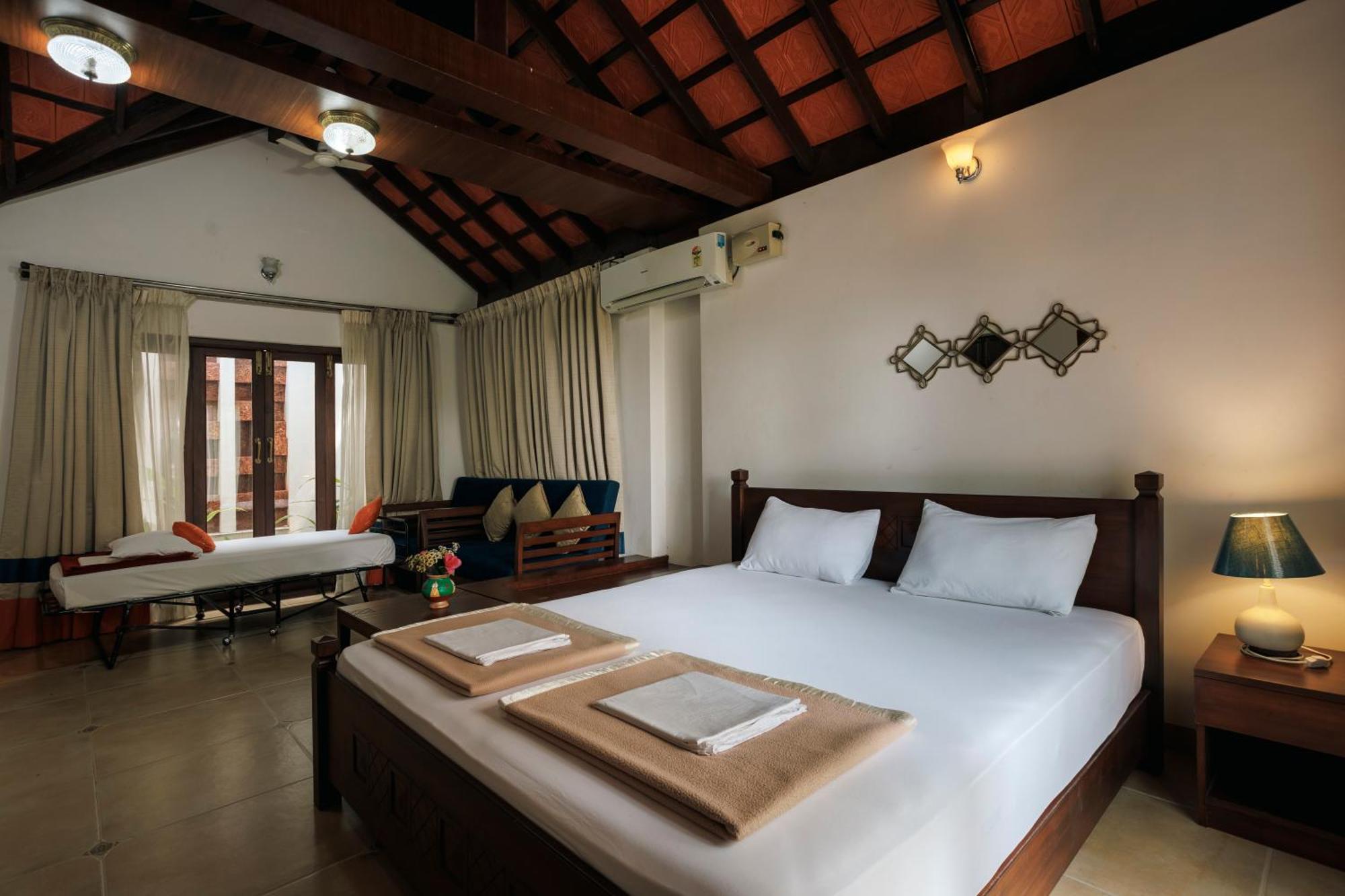 Sai Vishram Beach Resort Bainduru Eksteriør billede