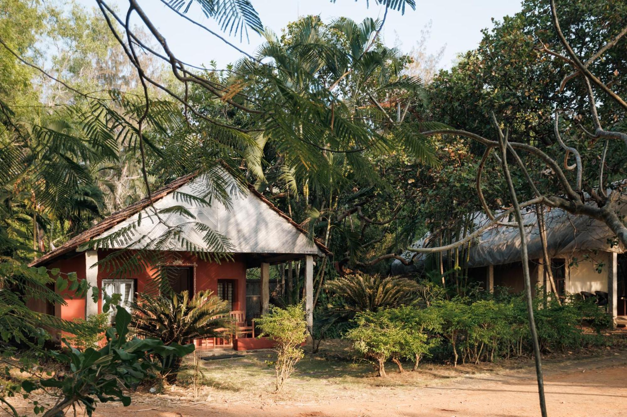 Sai Vishram Beach Resort Bainduru Eksteriør billede