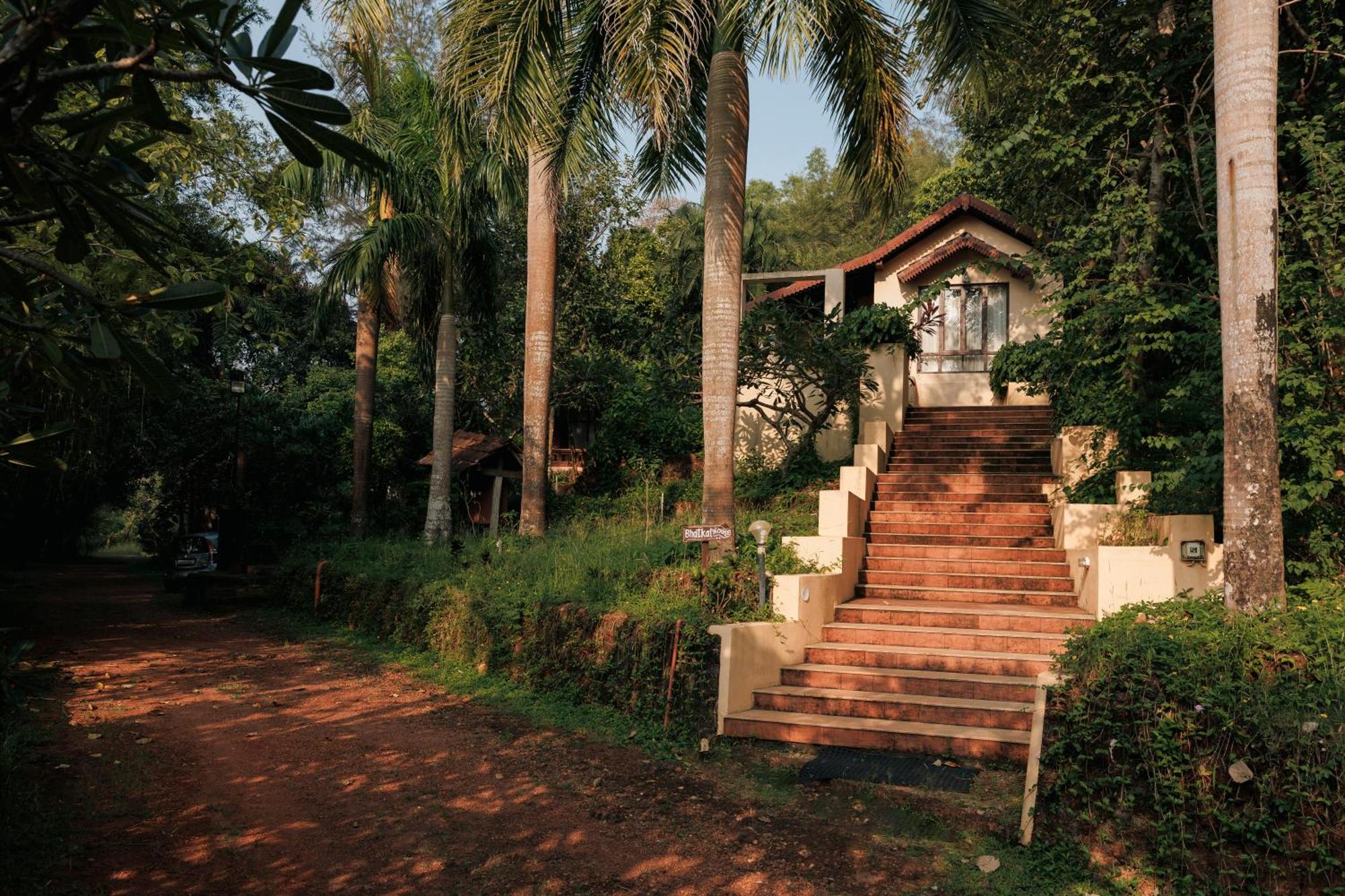Sai Vishram Beach Resort Bainduru Eksteriør billede